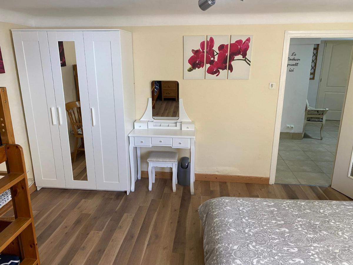 Peaceful 3 Bedroom 8 Person Ground Floor Apartment With Large Private Heated Pool La Digne-d'Amont Exterior photo