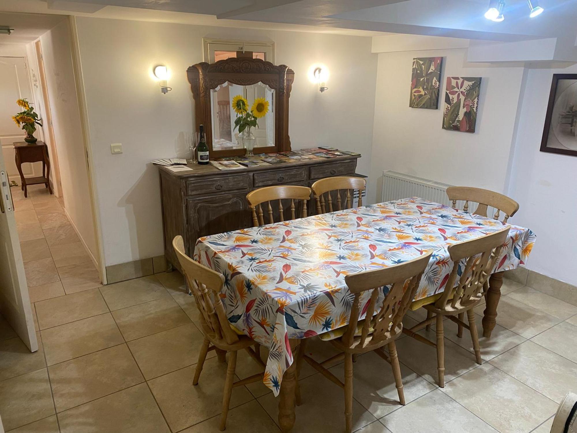 Peaceful 3 Bedroom 8 Person Ground Floor Apartment With Large Private Heated Pool La Digne-d'Amont Exterior photo